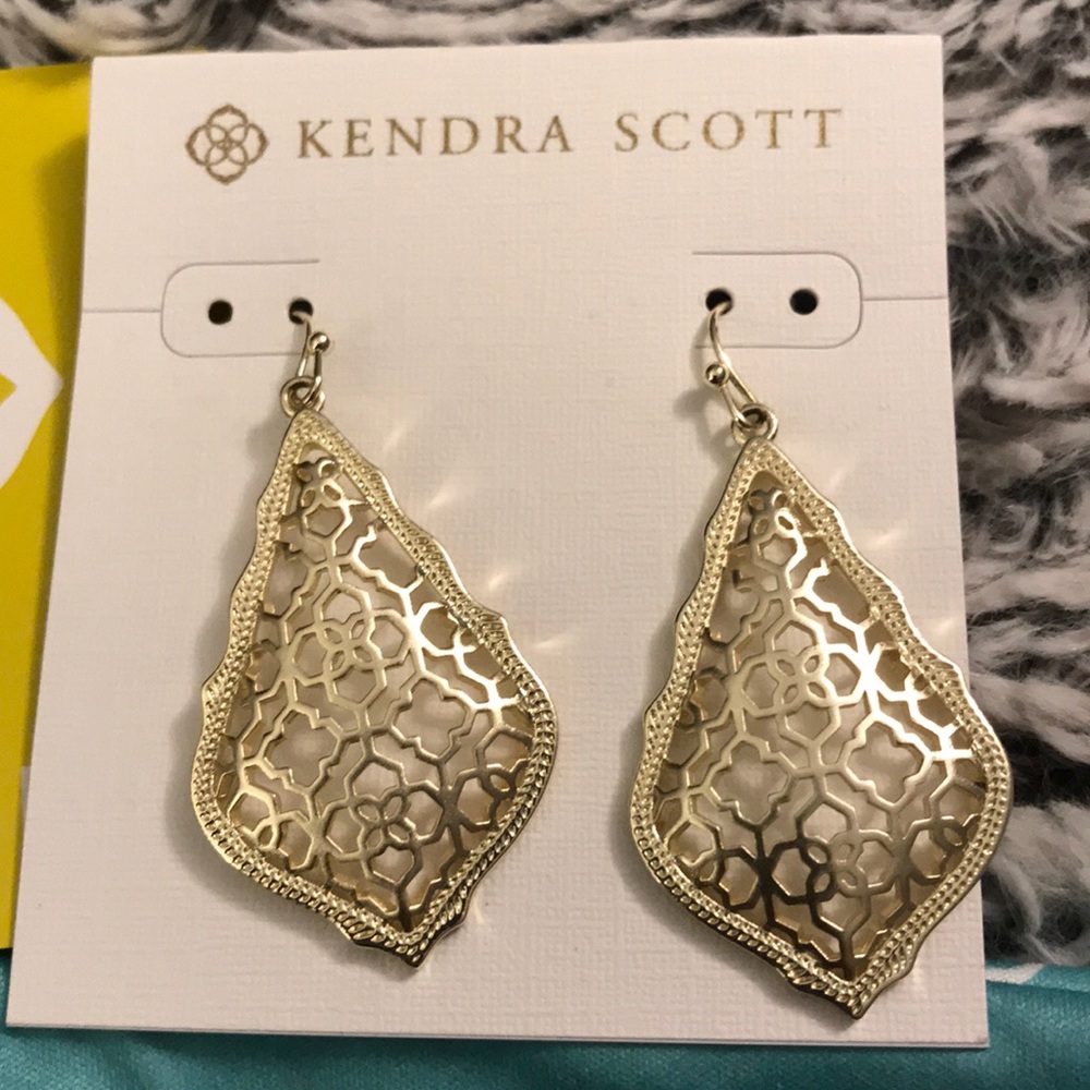 Beautiful Gold Kendra Scott Earrings